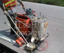 熱熔標(biāo)線施工機(jī)械 車位劃線用什么設(shè)備？
