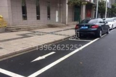 車停在車位也被貼處罰單子？交通警察：這三種停車方式也算違規(guī)！