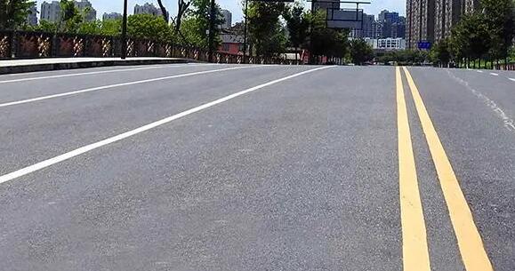 揚(yáng)州停車位劃線施工企業(yè)怎么做的？